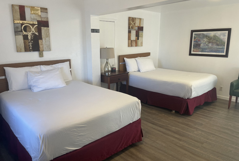 Deluxe Double Queen Bedroom